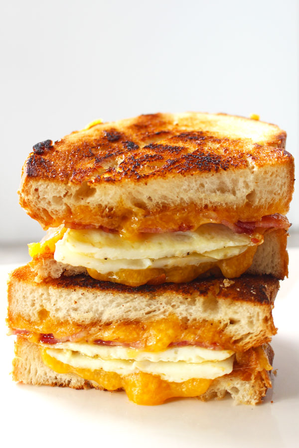 Bacon Egg Cheese Sandwich - This bacon egg cheese sandwich is so tasty, but the star of the show here is the Batard bread. | butterandthings.com